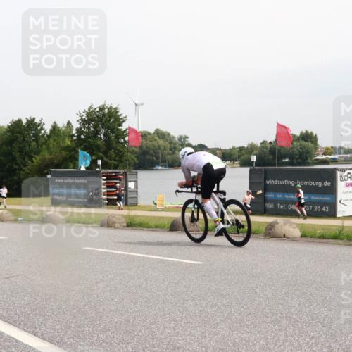 15.06.2025 - 27. Vierlanden-Triathlon H.Heesch http://msf.ph/oto/8011305 15.06.2025 11:02:47 Radfahren 510, 522, 529, 735 meine-sportfotos.de