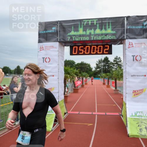 15.06.2025 - 7 Türme Triathlon Michael Strokosch http://msf.ph/oto/8011354 15.06.2025 15:00:02 Ziel 587 meine-sportfotos.de