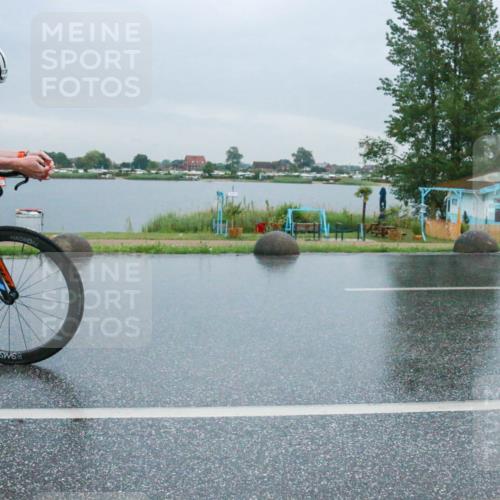 21.06.2025 - 27. Vierlanden-Triathlon H.Heesch http://msf.ph/oto/8011362 15.06.2025 13:57:52 Radfahren 1239 meine-sportfotos.de