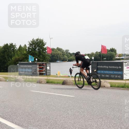 15.06.2025 - 27. Vierlanden-Triathlon H.Heesch http://msf.ph/oto/8011368 15.06.2025 11:02:59 Radfahren 49, 493, 626, 712 meine-sportfotos.de