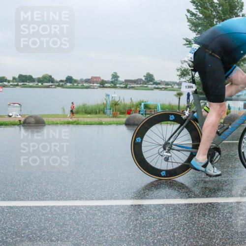 21.06.2025 - 27. Vierlanden-Triathlon H.Heesch http://msf.ph/oto/8011375 15.06.2025 13:58:08 Radfahren 1305 meine-sportfotos.de