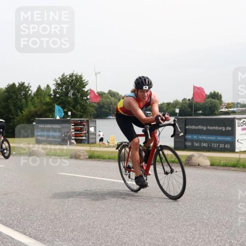 15.06.2025 - 27. Vierlanden-Triathlon H.Heesch http://msf.ph/oto/8011376 15.06.2025 11:03:01 Radfahren 49, 626, 712, 736 meine-sportfotos.de
