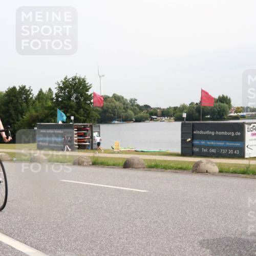 15.06.2025 - 27. Vierlanden-Triathlon H.Heesch http://msf.ph/oto/8011382 15.06.2025 11:03:01 Radfahren 49, 626, 712, 736 meine-sportfotos.de