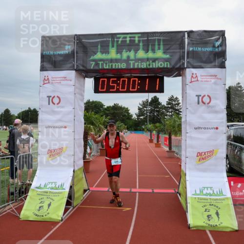 15.06.2025 - 7 Türme Triathlon Michael Strokosch http://msf.ph/oto/8011389 15.06.2025 15:00:11 Ziel 600 meine-sportfotos.de