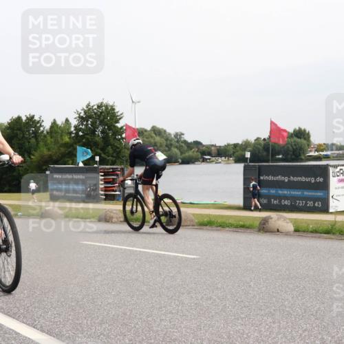 15.06.2025 - 27. Vierlanden-Triathlon H.Heesch http://msf.ph/oto/8011406 15.06.2025 11:03:05 Radfahren 49, 604, 626, 712, 736, 761 meine-sportfotos.de