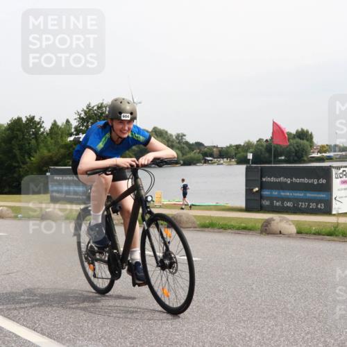 15.06.2025 - 27. Vierlanden-Triathlon H.Heesch http://msf.ph/oto/8011418 15.06.2025 11:03:07 Radfahren 49, 604, 626, 712, 736, 761 meine-sportfotos.de