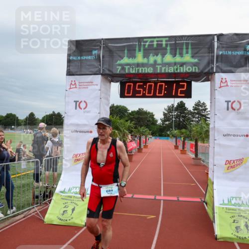 15.06.2025 - 7 Türme Triathlon Michael Strokosch http://msf.ph/oto/8011427 15.06.2025 15:00:12 Ziel 600 meine-sportfotos.de