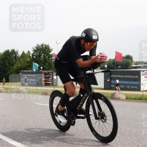 15.06.2025 - 27. Vierlanden-Triathlon H.Heesch http://msf.ph/oto/8011437 15.06.2025 11:03:12 Radfahren 138, 176, 604, 677, 761, 764 meine-sportfotos.de