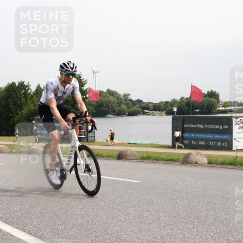 15.06.2025 - 27. Vierlanden-Triathlon H.Heesch http://msf.ph/oto/8011444 15.06.2025 11:03:12 Radfahren 138, 176, 604, 677, 761, 764 meine-sportfotos.de