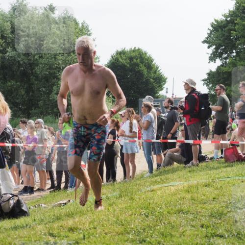 15.06.2025 - 27. Vierlanden-Triathlon KatJ http://msf.ph/oto/8011457 15.06.2025 10:13:34 Schwimmen 623 meine-sportfotos.de