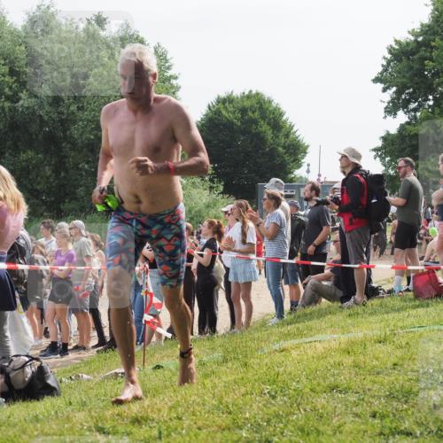 15.06.2025 - 27. Vierlanden-Triathlon KatJ http://msf.ph/oto/8011463 15.06.2025 10:13:34 Schwimmen 623 meine-sportfotos.de