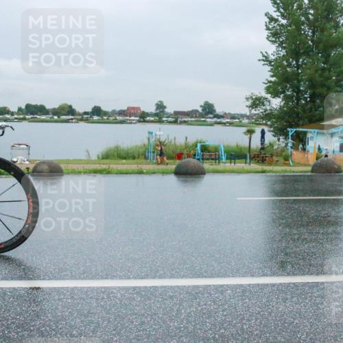21.06.2025 - 27. Vierlanden-Triathlon H.Heesch http://msf.ph/oto/8011472 15.06.2025 14:00:08 Radfahren 1294, 1316 meine-sportfotos.de