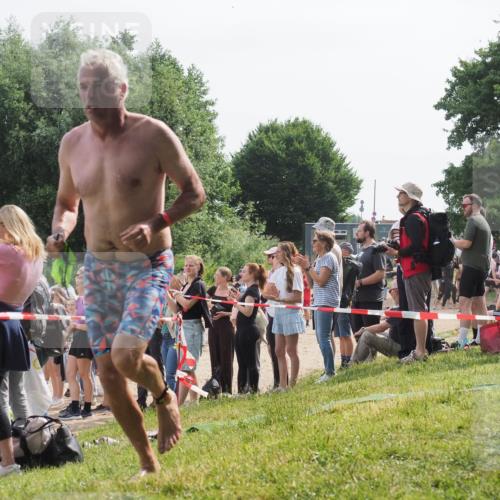 15.06.2025 - 27. Vierlanden-Triathlon KatJ http://msf.ph/oto/8011488 15.06.2025 10:13:34 Schwimmen 623 meine-sportfotos.de