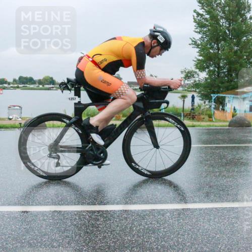 21.06.2025 - 27. Vierlanden-Triathlon H.Heesch http://msf.ph/oto/8011557 15.06.2025 14:01:23 Radfahren 1257 meine-sportfotos.de