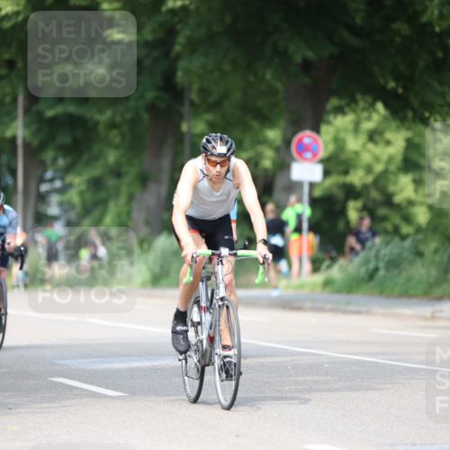 15.06.2025 - 7 Türme Triathlon Yannick Fuchs http://msf.ph/oto/8011576 15.06.2025 13:26:19 Radfahren 608, 673 meine-sportfotos.de