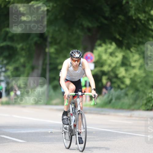 15.06.2025 - 7 Türme Triathlon Yannick Fuchs http://msf.ph/oto/8011583 15.06.2025 13:26:19 Radfahren 608, 673 meine-sportfotos.de