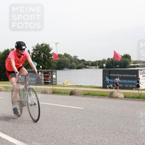 15.06.2025 - 27. Vierlanden-Triathlon H.Heesch http://msf.ph/oto/8011701 15.06.2025 11:04:10 Radfahren 165, 535, 633, 651, 740 meine-sportfotos.de