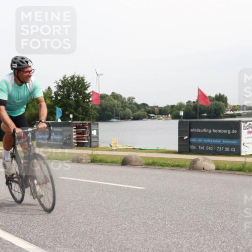 15.06.2025 - 27. Vierlanden-Triathlon H.Heesch http://msf.ph/oto/8011707 15.06.2025 11:04:19 Radfahren 444 meine-sportfotos.de