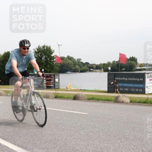 15.06.2025 - 27. Vierlanden-Triathlon H.Heesch http://msf.ph/oto/8011724 15.06.2025 11:04:31 Radfahren 466, 568, 755 meine-sportfotos.de