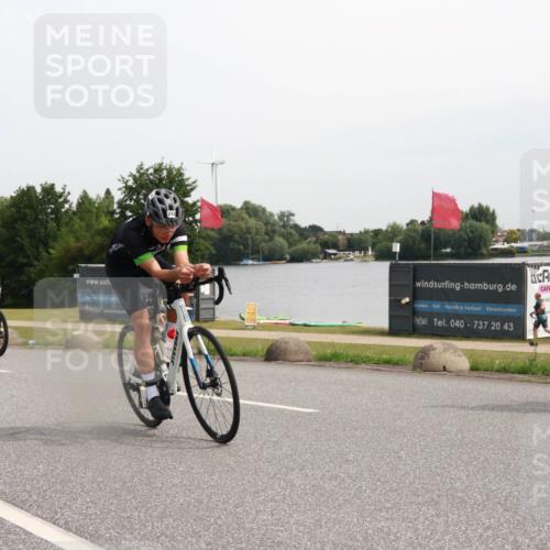 15.06.2025 - 27. Vierlanden-Triathlon H.Heesch http://msf.ph/oto/8011769 15.06.2025 11:04:37 Radfahren 12, 48, 242, 466, 568, 711 meine-sportfotos.de