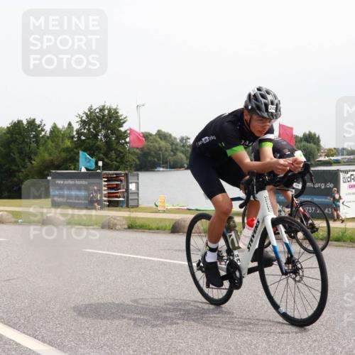 15.06.2025 - 27. Vierlanden-Triathlon H.Heesch http://msf.ph/oto/8011780 15.06.2025 11:04:37 Radfahren 12, 48, 242, 466, 568, 711 meine-sportfotos.de