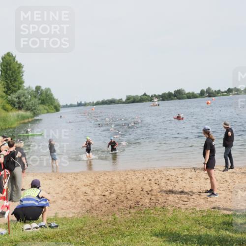 21.06.2025 - 27. Vierlanden-Triathlon MichiJ http://msf.ph/oto/8011789 15.06.2026 10:14:17 Schwimmen 482, 618, 632 meine-sportfotos.de
