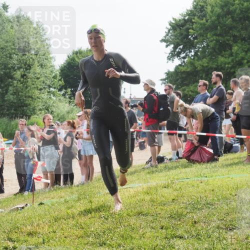 15.06.2025 - 27. Vierlanden-Triathlon KatJ http://msf.ph/oto/8011790 15.06.2025 10:13:47 Schwimmen 513, 540, 545, 585, 622 meine-sportfotos.de