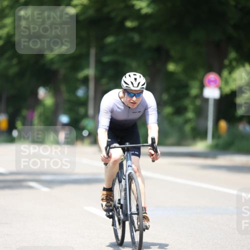 15.06.2025 - 7 Türme Triathlon Yannick Fuchs http://msf.ph/oto/8011798 15.06.2025 12:46:13 Radfahren 489, 501 meine-sportfotos.de