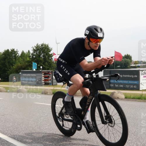15.06.2025 - 27. Vierlanden-Triathlon H.Heesch http://msf.ph/oto/8011830 15.06.2025 11:04:45 Radfahren 30, 137, 577, 685, 711 meine-sportfotos.de