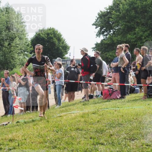 15.06.2025 - 27. Vierlanden-Triathlon KatJ http://msf.ph/oto/8011836 15.06.2025 10:13:51 Schwimmen 490, 513, 540, 545, 585, 622 meine-sportfotos.de