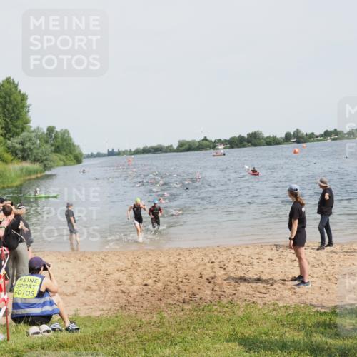 21.06.2025 - 27. Vierlanden-Triathlon MichiJ http://msf.ph/oto/8011837 15.06.2026 10:14:18 Schwimmen 482, 618, 632 meine-sportfotos.de