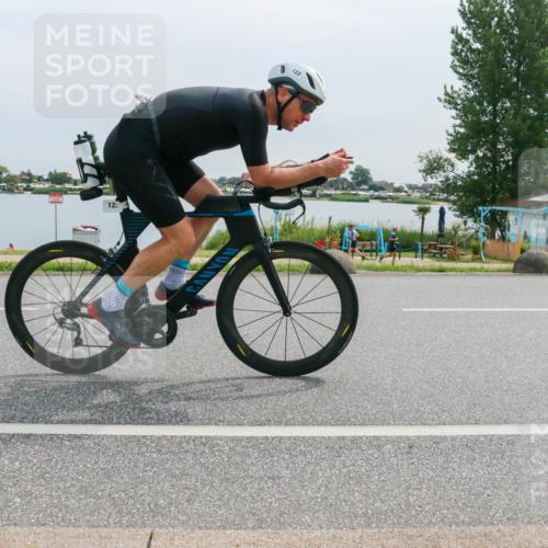 15.06.2025 - 27. Vierlanden-Triathlon H.Heesch http://msf.ph/oto/8011843 15.06.2025 11:05:04 Radfahren 122, 231, 588, 654, 683, 716 meine-sportfotos.de
