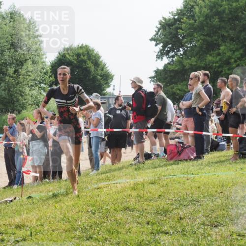 15.06.2025 - 27. Vierlanden-Triathlon KatJ http://msf.ph/oto/8011849 15.06.2025 10:13:51 Schwimmen 490, 513, 540, 545, 585, 622 meine-sportfotos.de
