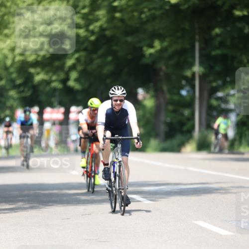 15.06.2025 - 7 Türme Triathlon Yannick Fuchs http://msf.ph/oto/8011856 15.06.2025 12:46:21 Radfahren 412, 477 meine-sportfotos.de