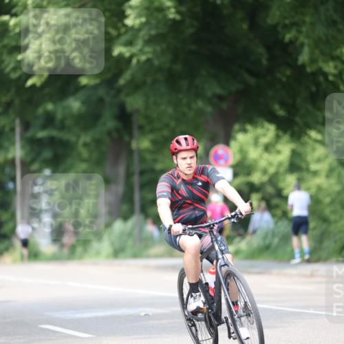 15.06.2025 - 7 Türme Triathlon Yannick Fuchs http://msf.ph/oto/8011864 15.06.2025 13:26:41 Radfahren 400, 667, 1153 meine-sportfotos.de