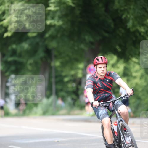 15.06.2025 - 7 Türme Triathlon Yannick Fuchs http://msf.ph/oto/8011874 15.06.2025 13:26:41 Radfahren 400, 667, 1153 meine-sportfotos.de