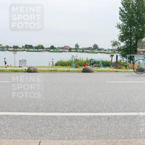15.06.2025 - 27. Vierlanden-Triathlon H.Heesch http://msf.ph/oto/8011890 15.06.2025 11:05:10 Radfahren 231, 246, 588, 692, 733 meine-sportfotos.de