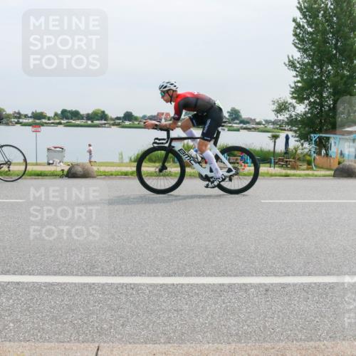 15.06.2025 - 27. Vierlanden-Triathlon H.Heesch http://msf.ph/oto/8011904 15.06.2025 11:05:10 Radfahren 231, 246, 588, 692, 733 meine-sportfotos.de