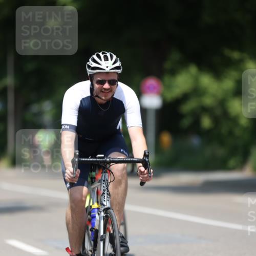 15.06.2025 - 7 Türme Triathlon Yannick Fuchs http://msf.ph/oto/8011912 15.06.2025 12:46:23 Radfahren 412, 477, 566 meine-sportfotos.de