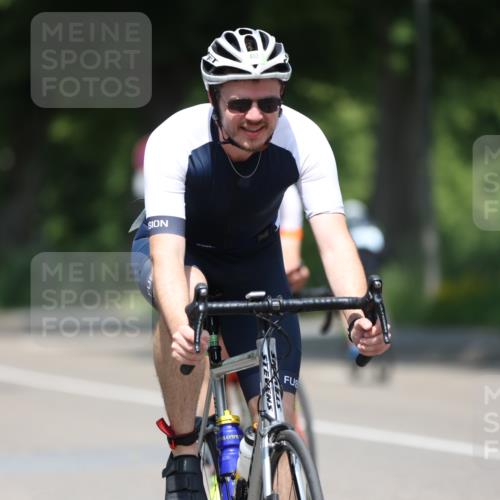 15.06.2025 - 7 Türme Triathlon Yannick Fuchs http://msf.ph/oto/8011921 15.06.2025 12:46:23 Radfahren 412, 477, 566 meine-sportfotos.de