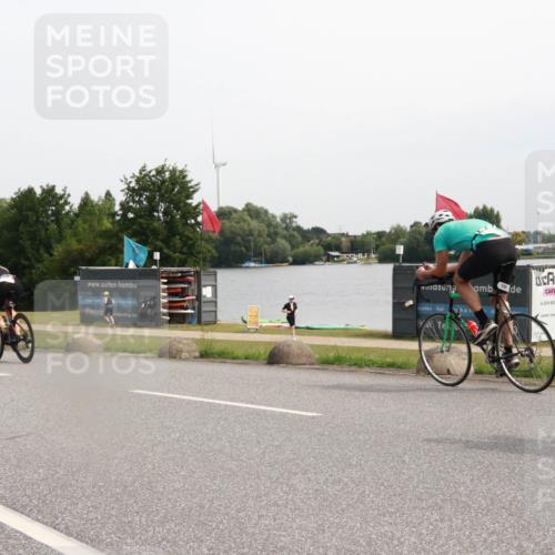 15.06.2025 - 27. Vierlanden-Triathlon H.Heesch http://msf.ph/oto/8011926 15.06.2025 11:05:10 Radfahren 122, 231, 246, 588 meine-sportfotos.de