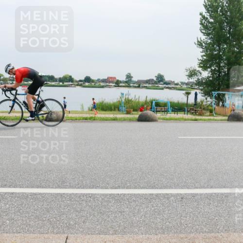 15.06.2025 - 27. Vierlanden-Triathlon H.Heesch http://msf.ph/oto/8011930 15.06.2025 11:05:13 Radfahren 246, 692, 702, 733 meine-sportfotos.de