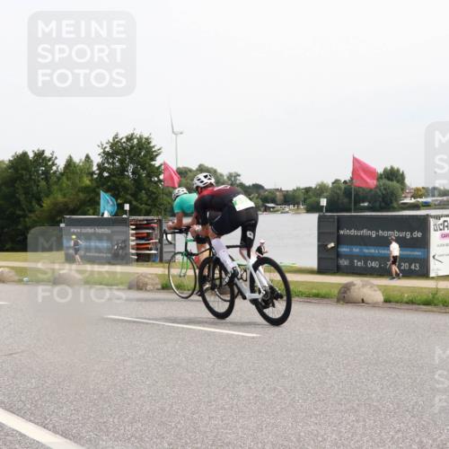 15.06.2025 - 27. Vierlanden-Triathlon H.Heesch http://msf.ph/oto/8011934 15.06.2025 11:05:10 Radfahren 122, 231, 246, 588 meine-sportfotos.de