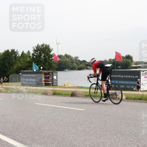 15.06.2025 - 27. Vierlanden-Triathlon H.Heesch http://msf.ph/oto/8011945 15.06.2025 11:05:12 Radfahren 231, 246, 588, 692, 733 meine-sportfotos.de