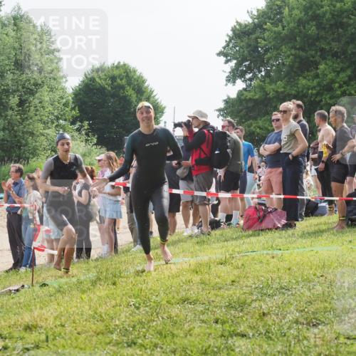 15.06.2025 - 27. Vierlanden-Triathlon KatJ http://msf.ph/oto/8011960 15.06.2025 10:13:53 Schwimmen 490, 513, 540, 622 meine-sportfotos.de