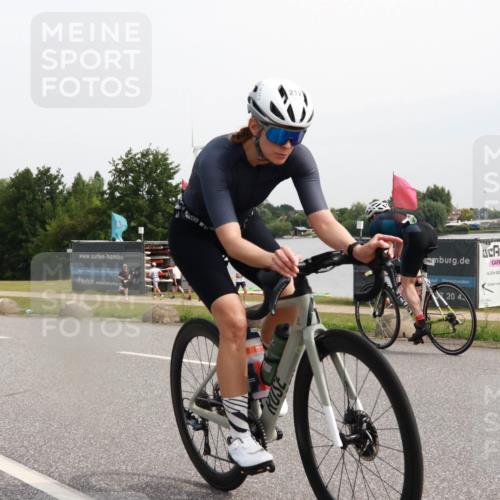 15.06.2025 - 27. Vierlanden-Triathlon H.Heesch http://msf.ph/oto/8011962 15.06.2025 11:05:20 Radfahren 212, 702 meine-sportfotos.de