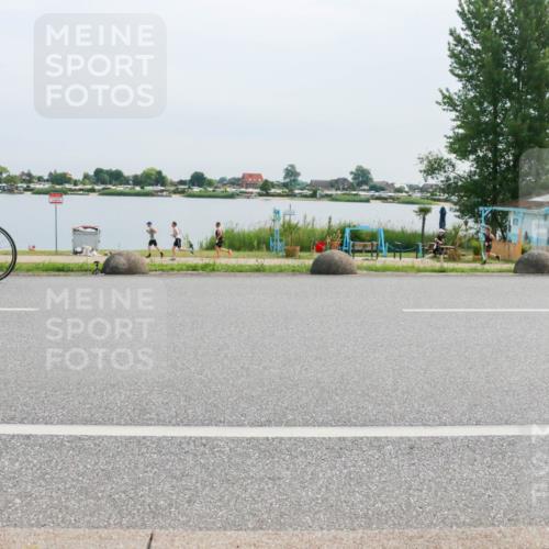 15.06.2025 - 27. Vierlanden-Triathlon H.Heesch http://msf.ph/oto/8011978 15.06.2025 11:05:20 Radfahren 212, 707 meine-sportfotos.de