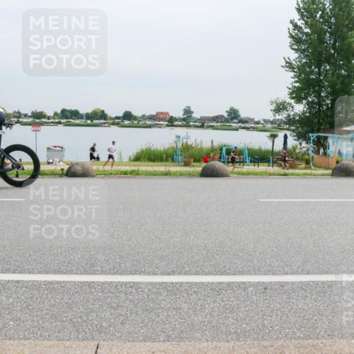 15.06.2025 - 27. Vierlanden-Triathlon H.Heesch http://msf.ph/oto/8011984 15.06.2025 11:05:29 Radfahren 718 meine-sportfotos.de