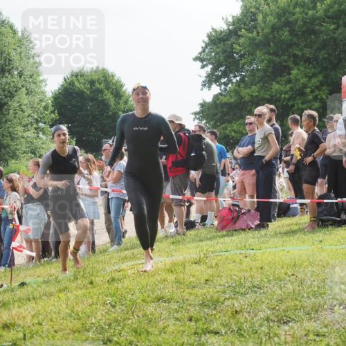 15.06.2025 - 27. Vierlanden-Triathlon KatJ http://msf.ph/oto/8011992 15.06.2025 10:13:54 Schwimmen 490, 513, 540, 622 meine-sportfotos.de