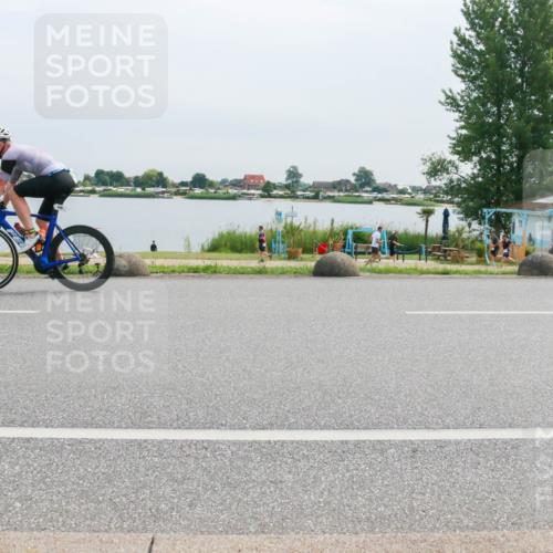 15.06.2025 - 27. Vierlanden-Triathlon H.Heesch http://msf.ph/oto/8011999 15.06.2025 11:05:32 Radfahren 99, 222, 688, 718 meine-sportfotos.de